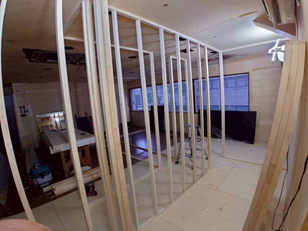 梅田のバー改装中